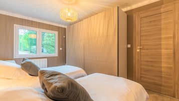 2 bedrooms, WiFi, bed sheets