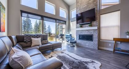 NEWLY beautiful duplex @ Rendezvous. Minutes to town & resort & AMAZING VIEWS