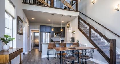 NEWLY beautiful duplex @ Rendezvous. Minutes to town & resort & AMAZING VIEWS