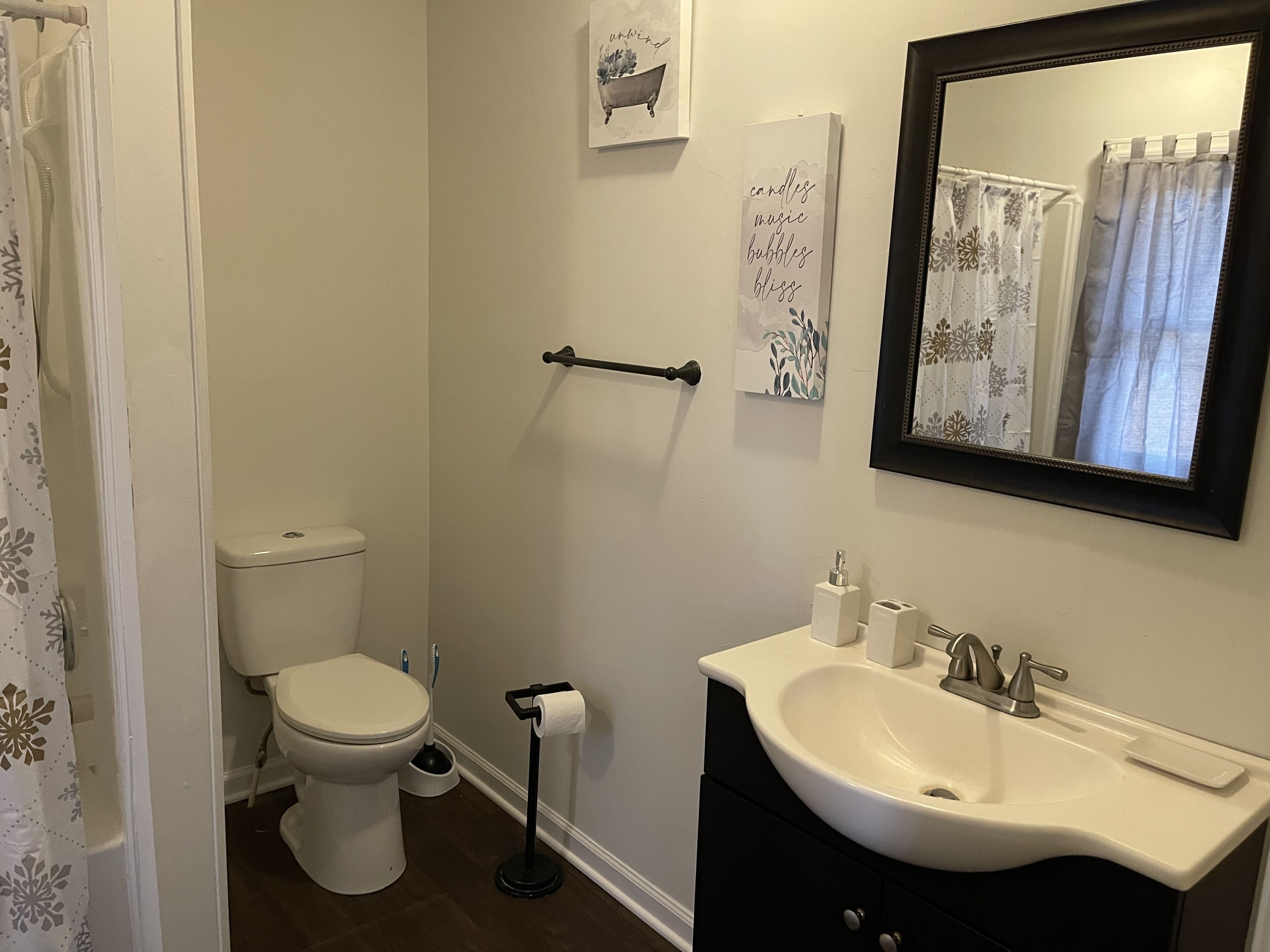 Hårtørrer, håndklæder, Toiletpapir