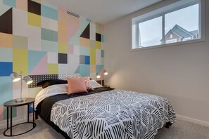 2 bedrooms, iron/ironing board, free WiFi, bed sheets - Clean spacious Modern Suite With Full Entertainment  (Calgary)