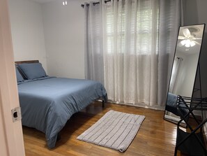 2 habitaciones, tabla de planchar con plancha y wifi gratis 