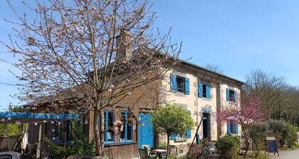 Maison Éclusière Napoléonienne, Havre de Paix au Bord du Canal D'ille et Rance