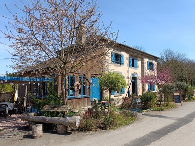 Maison Éclusière Napoléonienne, Havre de Paix au Bord du Canal D'ille et Rance