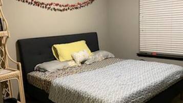 1 多间卧室、熨斗/熨衣板、WiFi、床单