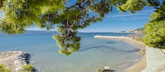 Rogač Rooms & Restaurant