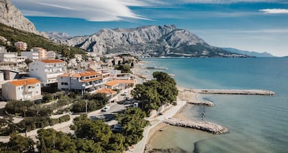 Rogač Rooms & Restaurant