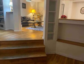 Lobby - Spacious four bed room , 2 bathroom house (Niagara Falls)