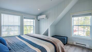 3 Schlafzimmer, Schreibtisch, Bügeleisen/Bügelbrett, Reisekinderbett