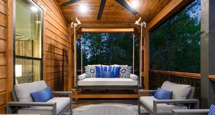 Where Luxury Meets Tranquility! Tranquil Days - Sleeps 28. Enormous back deck!