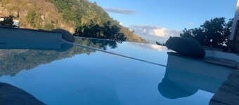 Refurbished Villa Home in gorgeous natural setting