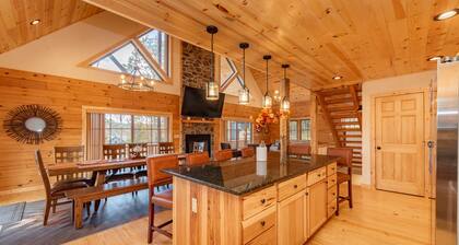Ski Area Retreat w/ Hot Tub & Views