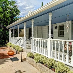 تفاصيل الفندق من الخارج