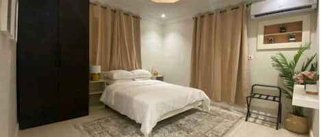 1 bedroom, iron/ironing board, WiFi, bed sheets