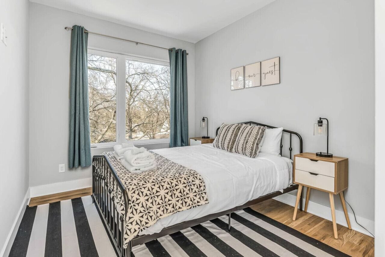 2 bedrooms, desk, iron/ironing board, free WiFi