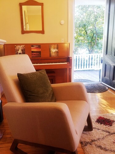 Beautiful studio in historic neighborhood of Boston. Super close to downtown!