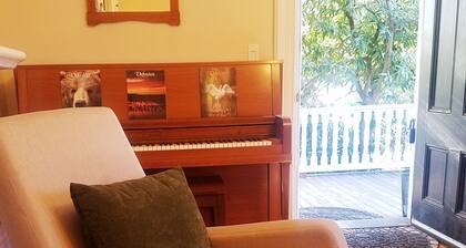 Beautiful studio in historic neighborhood of Boston. Super close to downtown!