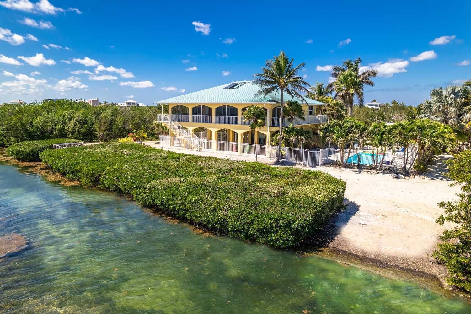 Oceanfront Seclusion, Oceanfront with pool