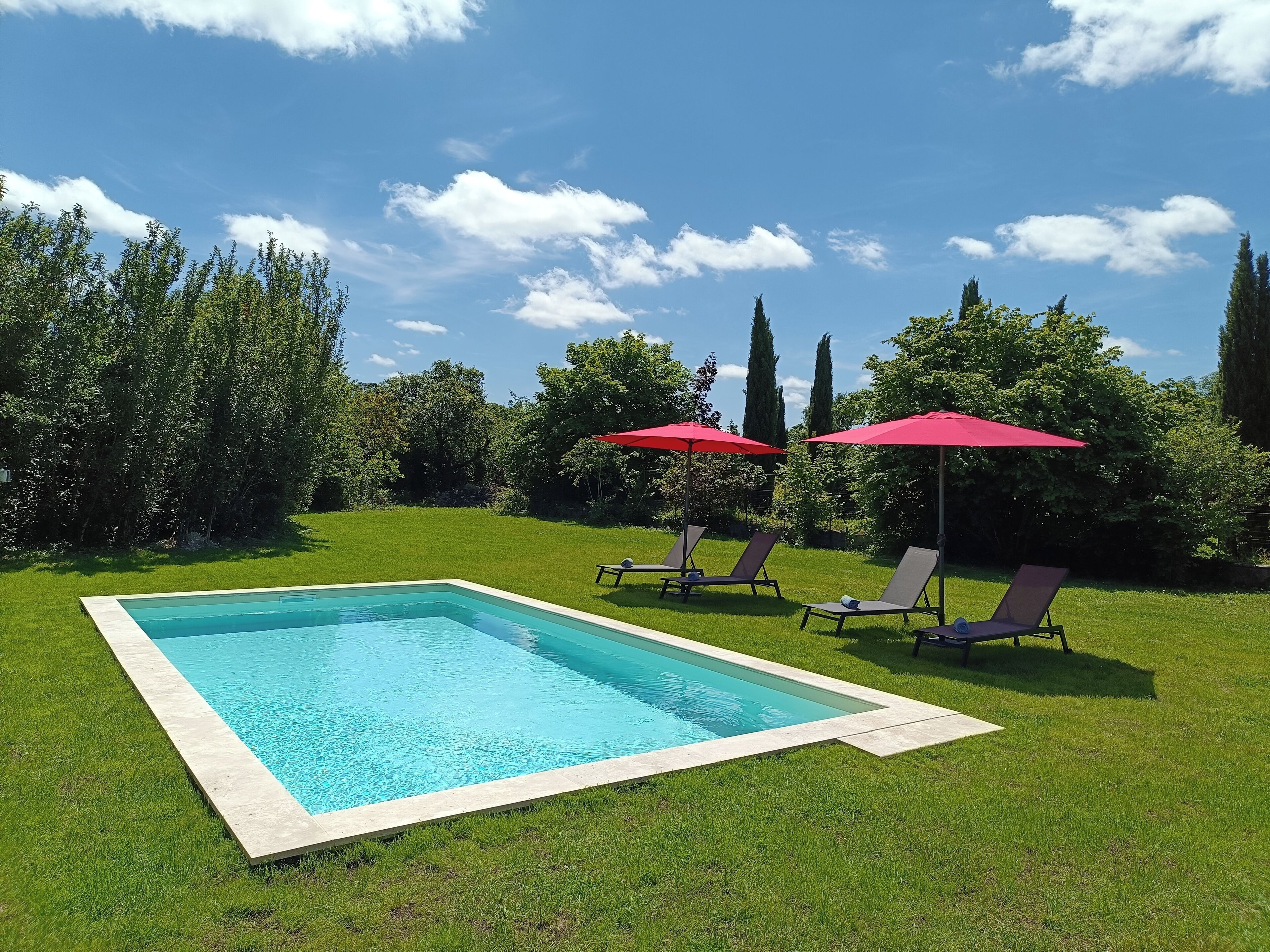 Piscine extérieure (ouverte en saison)