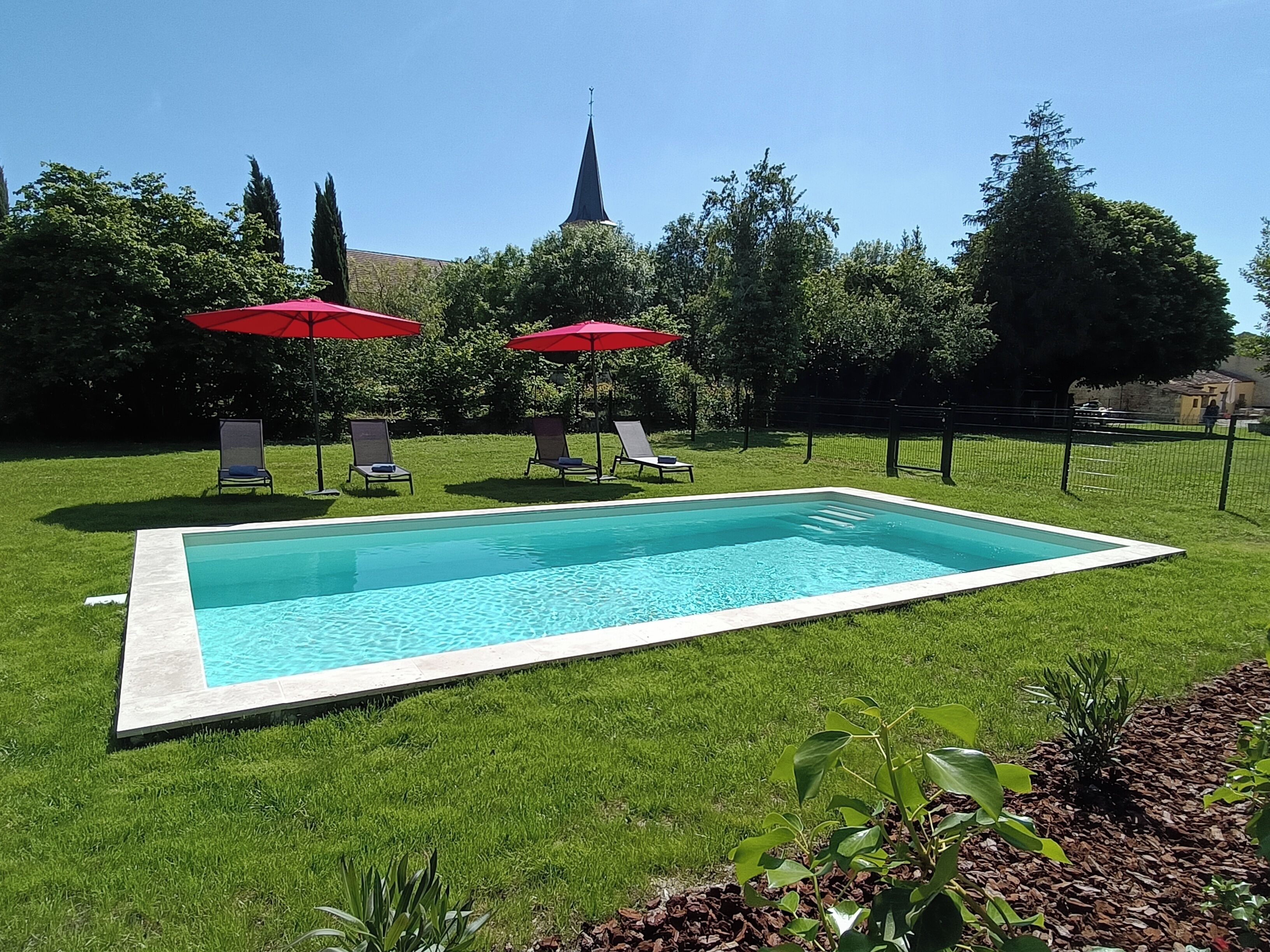 Außenpool (je nach Saison geöffnet)