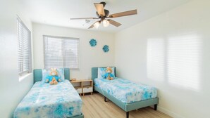 5 bedrooms, travel cot, free WiFi