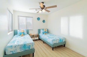 5 bedrooms, travel crib, WiFi (free)