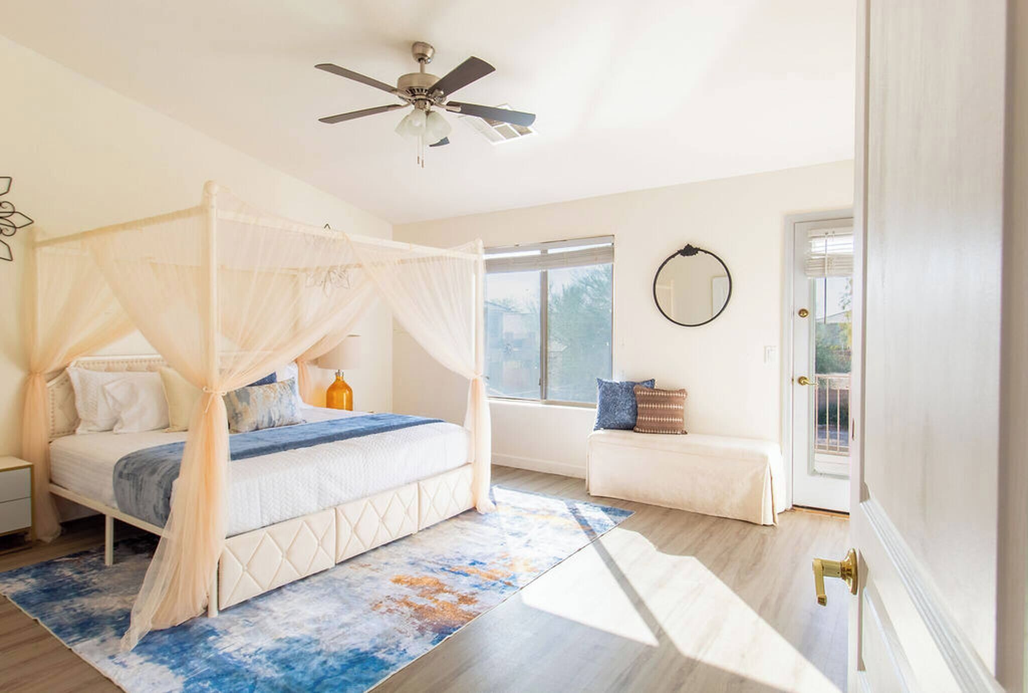 5 bedrooms, travel crib, WiFi (free)