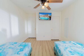 5 bedrooms, travel cot, free WiFi