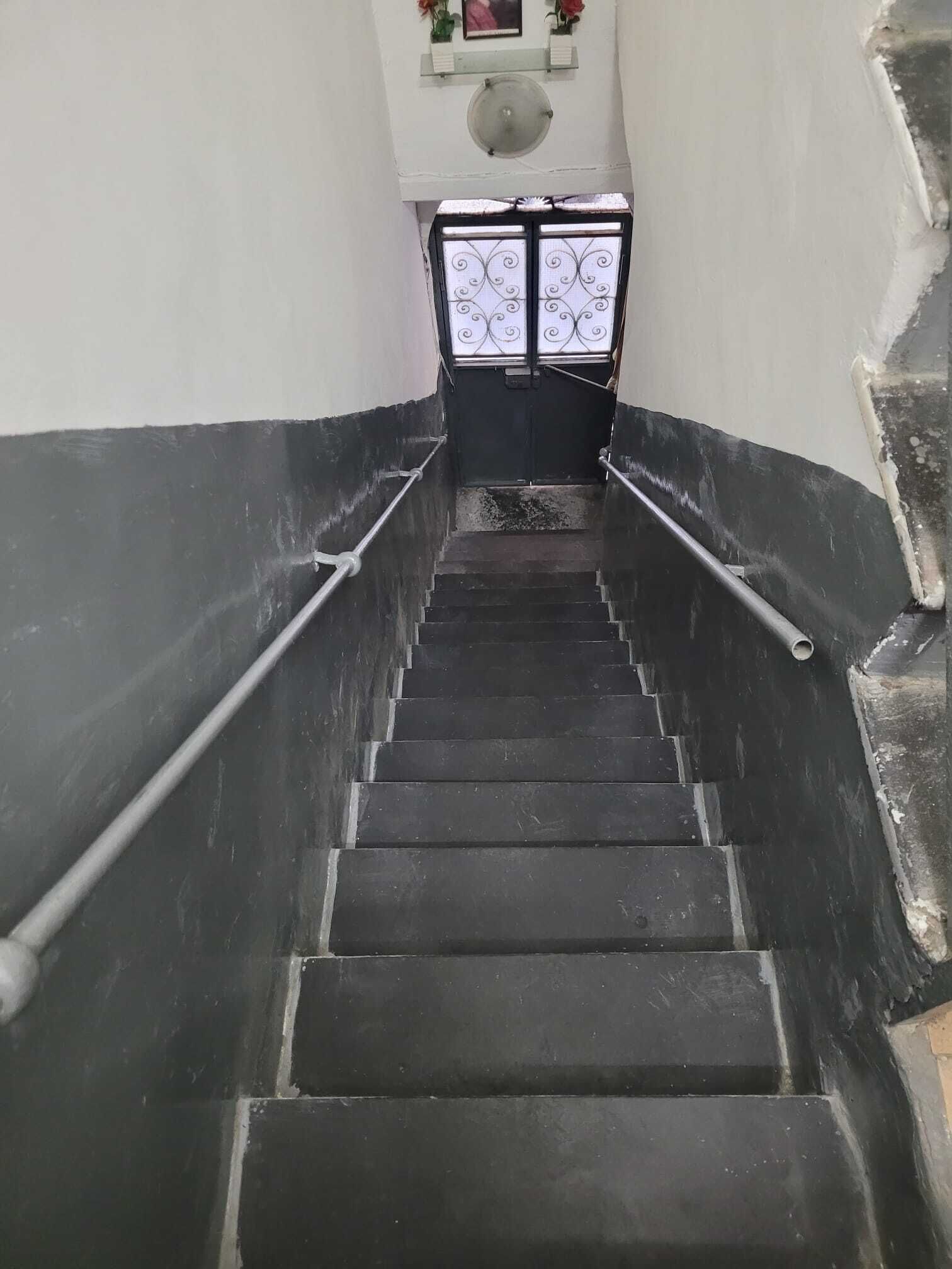 Corrimãos nas escadas