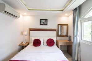 Senior Double Room | 1 bedroom, desk, free WiFi