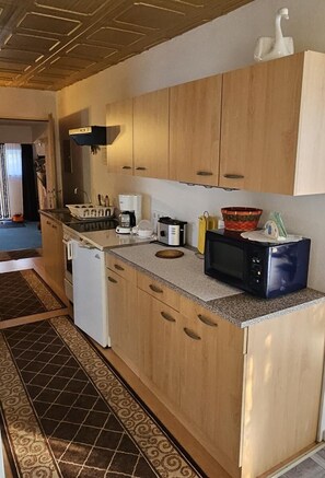 Fridge, microwave, oven, coffee/tea maker - Apartment Anke (quiet location) (Büsum)