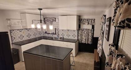 Cozy 3 bedroom minutes from Yale and the beach