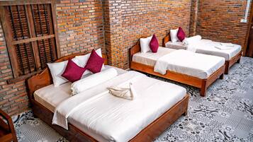 Deluxe Triple Room | Free WiFi