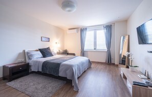 Condo Tiêu chuẩn | 1 phòng ngủ, bàn, truy cập Internet không dây miễn phí 