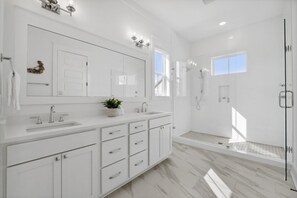 Hårføner og håndklær