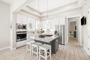 Fridge, microwave, oven, stovetop - New to Dune Allen Realty! (Santa Rosa Beach)