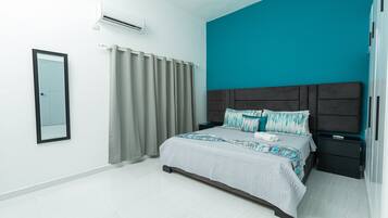 1 slaapkamer, een strijkplank/strijkijzer, wifi, beddengoed