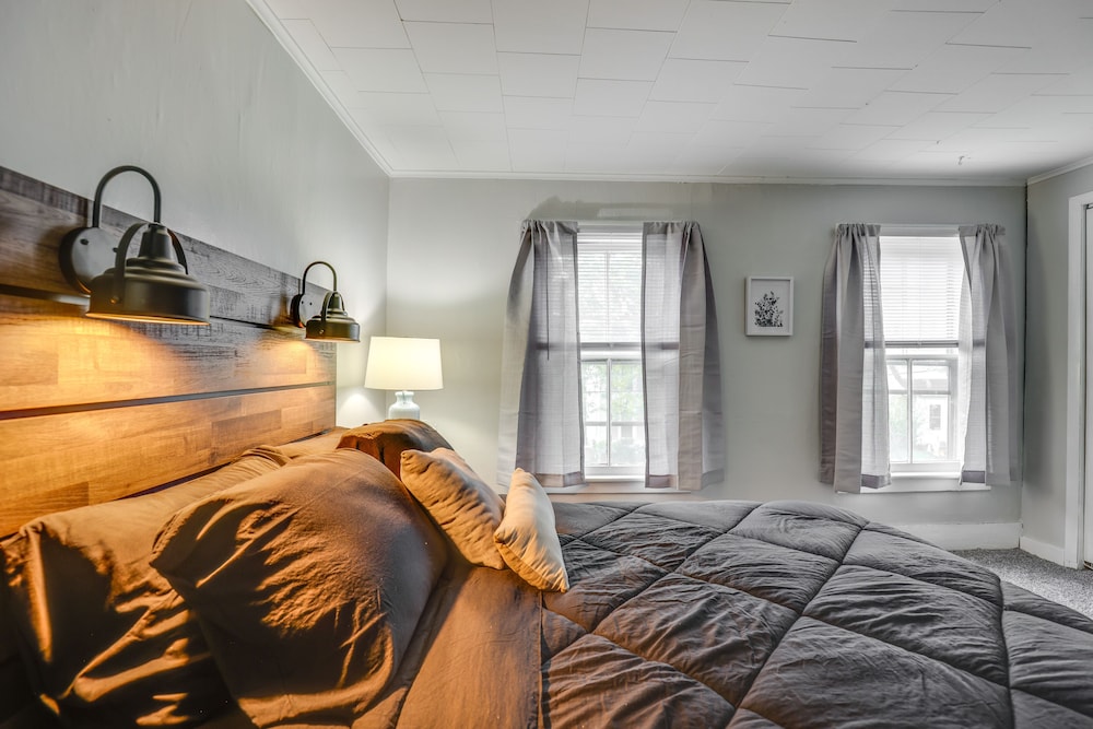 PetFriendly Auburn Apartment w/ Balcony! Auburn Vrbo