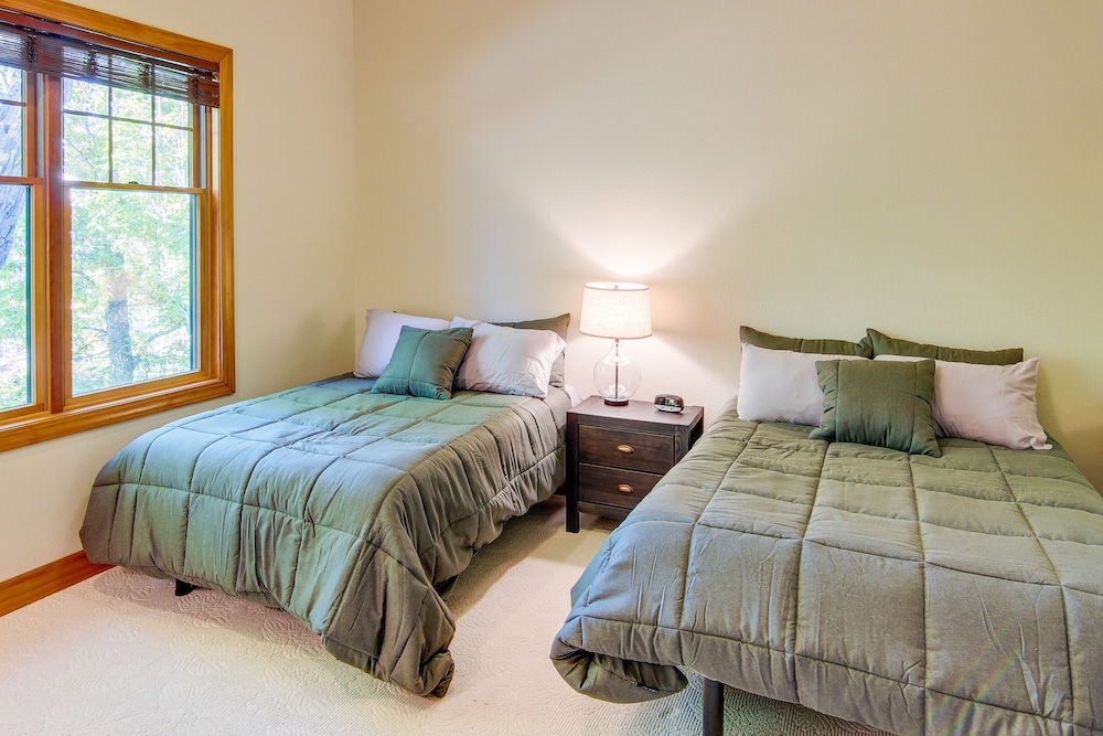 Burnsville Condo Screened Porch & Mountain Views! Mountain Air Vrbo