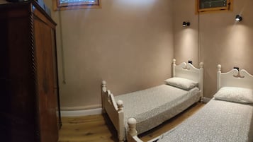 1 bedroom, WiFi, bed sheets