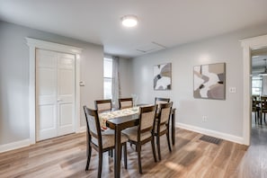 Dining - Central Auburn Apartment w/ Porch: Pets Welcome! (Auburn)