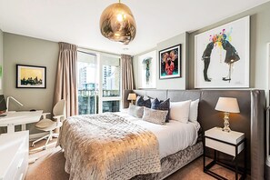 1 soverom, strykejern/-brett, internettilgang og sengetøy