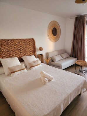 1 bedroom, iron/ironing board, WiFi, bed sheets - Le Cinderella (Le Diamant)