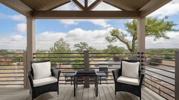 1 quarto, individualmente mobiliados, espaço de trabalho para notebook