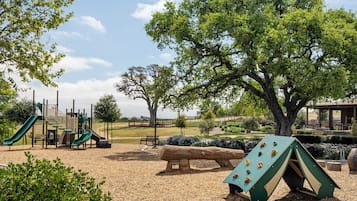 Außen-Kinderspielplatz