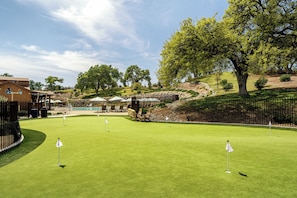 Mini-golf