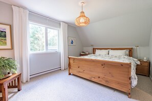 4 bedrooms, iron/ironing board, WiFi, bed sheets - Maison de Charme à Mont-tremblant à Louer du 15 Décembre au 30 Avril 2024 (Mont-Tremblant)