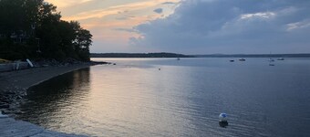 Charming Cottage in Quaint Coastal Bayside, Maine with Waterview