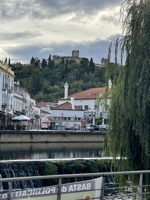 Exterior - Amazing mountain scenery, outdoor kitchen, 
Nearby river beaches, fruit trees.  (Penela)