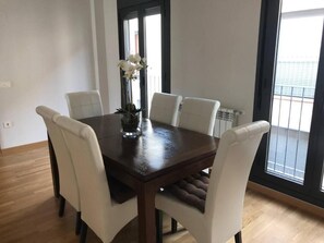 Dining - Appartement Moderne et Confortable à Jaca Pyrénées Espagne (Jaca)